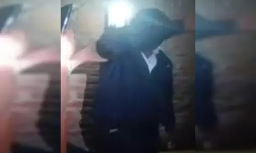 OMG! शादीशुदा प्रेमिका के घर में छिपा बैठा था युवक, उसके बाद...
