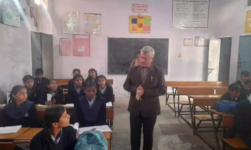 डीईओ ने Ambala सरकारी मिडिल स्कूल का निरीक्षण किया डीईओ ने Ambala सरकारी मिडिल स्कूल का निरीक्षण किया