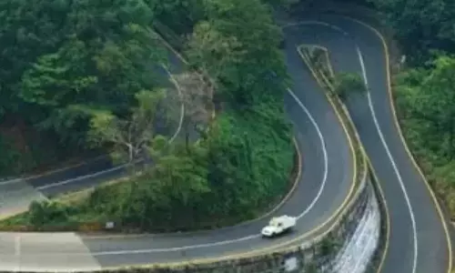 केशकाल घाट में आज भी जाम केशकाल घाट में आज भी जाम
