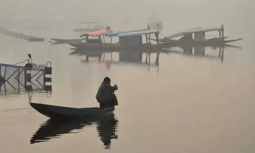 Kashmir में कड़ाके की ठंड, Pahalgam में सबसे ठंडी रात रिकॉर्ड Kashmir में कड़ाके की ठंड, Pahalgam में सबसे ठंडी रात रिकॉर्ड
