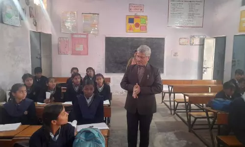 DEO ने अंबाला सरकारी मिडिल स्कूल का निरीक्षण किया DEO ने अंबाला सरकारी मिडिल स्कूल का निरीक्षण किया