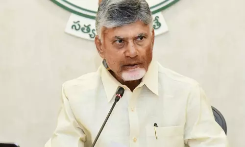 Chandrababu ने कहा कि तिरुमाला पर जगन की छोटी चोरी वाली टिप्पणी भक्तों का अपमान है Chandrababu ने कहा कि तिरुमाला पर जगन की छोटी चोरी वाली टिप्पणी भक्तों का अपमान है