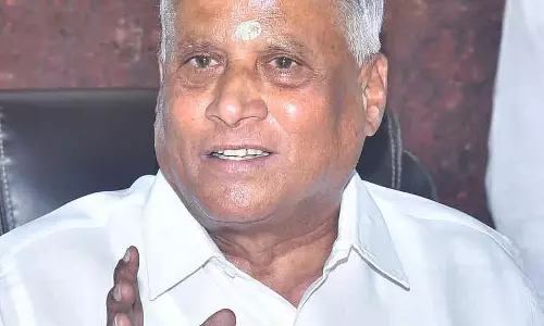 सिद्धारमैया ने विचारधारा को ताक पर रख दिया: V. Somanna सिद्धारमैया ने विचारधारा को ताक पर रख दिया: V. Somanna