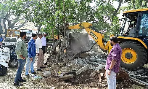 Bengaluru : ₹686 करोड़ की 21 एकड़ ज़मीन से अतिक्रमण हटाया गया Bengaluru : ₹686 करोड़ की 21 एकड़ ज़मीन से अतिक्रमण हटाया गया