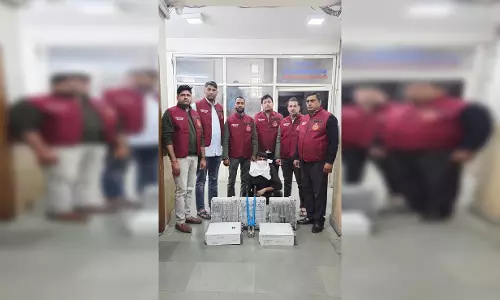 मोबाइल टावर से आरआरयू चोरी के मामले में युवक गिरफ्तार, एक कार बरामद