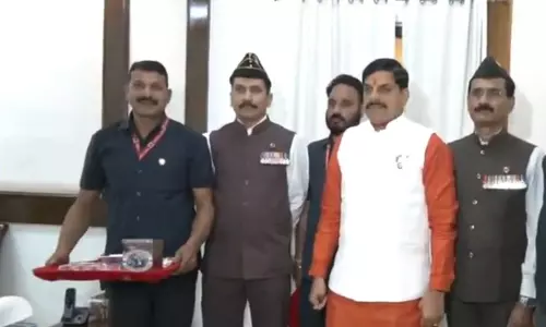 CM मोहन यादव ने सशस्त्र सेना झंडा दिवस 2025 पर सैनिकों के कल्याण के लिए 11,000 रुपये का दिया योगदान