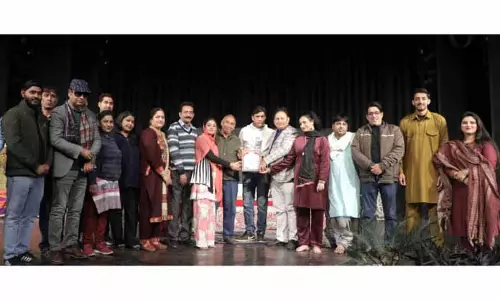 JKACL ने भावनात्मक त्रासदी जख्मी ख्वाहिश का मंचन किया JKACL ने भावनात्मक त्रासदी जख्मी ख्वाहिश का मंचन किया