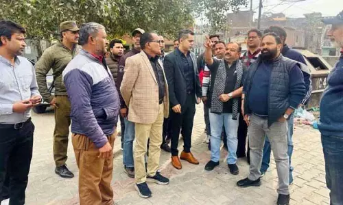 Vikram Randhawa ने वाल्मीकि कॉलोनी का दौरा किया Vikram Randhawa ने वाल्मीकि कॉलोनी का दौरा किया