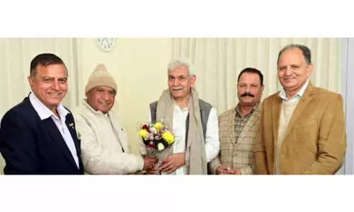 DDC अध्यक्षों और अन्य लोगों ने एलजी से मुलाकात की DDC अध्यक्षों और अन्य लोगों ने एलजी से मुलाकात की