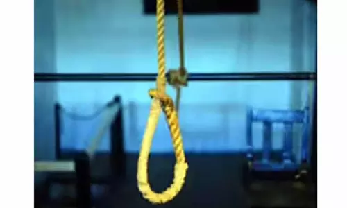 JAMMU: 10वीं कक्षा के छात्र ने फांसी लगाकर जान दे दी JAMMU: 10वीं कक्षा के छात्र ने फांसी लगाकर जान दे दी