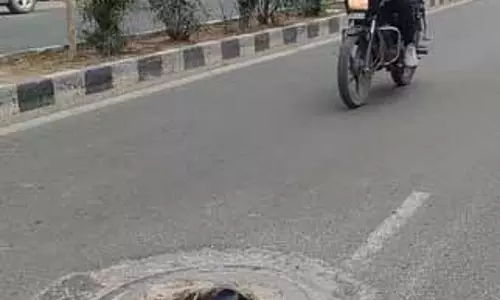 Tarn Taran में टूटा हुआ मैनहोल का ढक्कन जान के लिए खतरा बन गया है