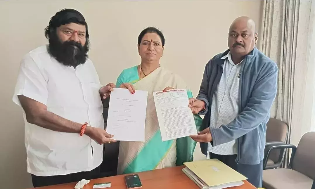 Telangana : सांसदों से एनआरआई की सुरक्षा सुनिश्चित करने का आग्रह किया गया