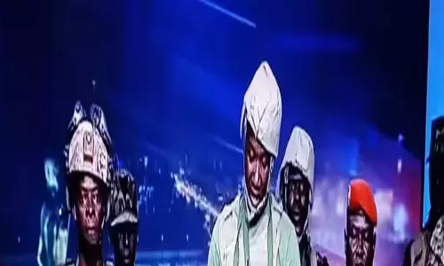 इस देश में सैनिकों ने किया तख्तापलट, राष्ट्रपति को पद से हटाने का दावा, VIDEO इस देश में सैनिकों ने किया तख्तापलट, राष्ट्रपति को पद से हटाने का दावा, VIDEO