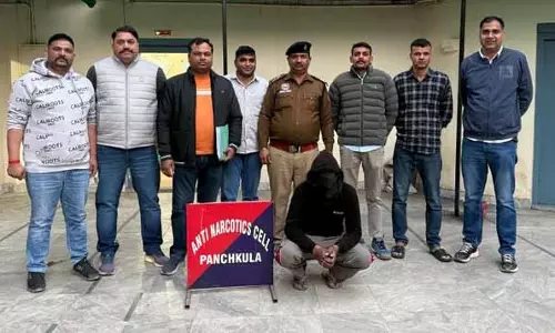 Pinjore में प्रतिबंधित गोलियों के साथ एक फेरीवाला पकड़ा गया Pinjore में प्रतिबंधित गोलियों के साथ एक फेरीवाला पकड़ा गया