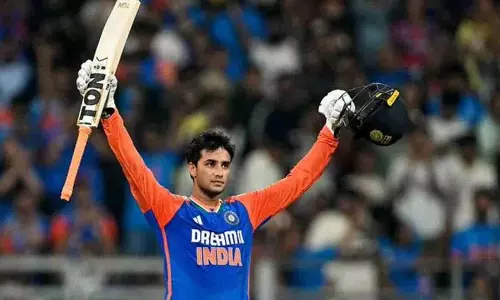 Abhishek एक कैलेंडर वर्ष में 100 छक्के लगाने वाले पहले भारतीय बन गए Abhishek एक कैलेंडर वर्ष में 100 छक्के लगाने वाले पहले भारतीय बन गए