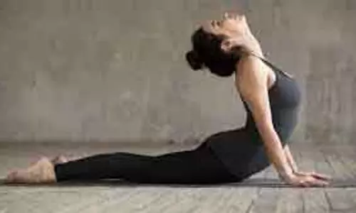 वजन घटाने और ऊर्जा बढ़ाने के लिए 5 योगासन: सुस्त Metabolism को करें तेज