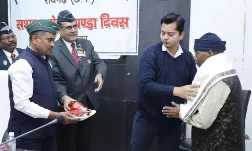 वीर शहीदों को नमन, सशस्त्र सेना झंडा दिवस गरिमामय ढंग से मनाया गया वीर शहीदों को नमन, सशस्त्र सेना झंडा दिवस गरिमामय ढंग से मनाया गया