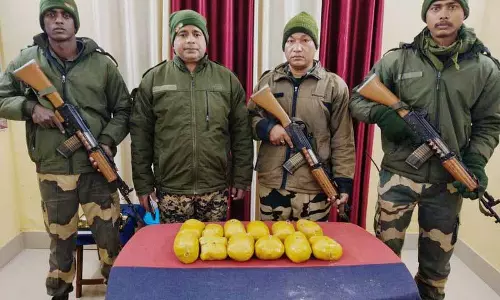 BSF ने तस्करी की कोशिश नाकाम की, अमृतसर सेक्टर में 6.6 किलो हेरोइन ज़ब्त की BSF ने तस्करी की कोशिश नाकाम की, अमृतसर सेक्टर में 6.6 किलो हेरोइन ज़ब्त की
