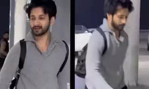 मुंबई एयरपोर्ट पर Rohit Saraf ने पैप्स से की शांत रिक्वेस्ट मुंबई एयरपोर्ट पर Rohit Saraf ने पैप्स से की शांत रिक्वेस्ट