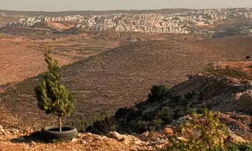 West Bank  में इज़राइली सेटलर्स ने मोबाइल घर लगाकर नई चौकी बनाई