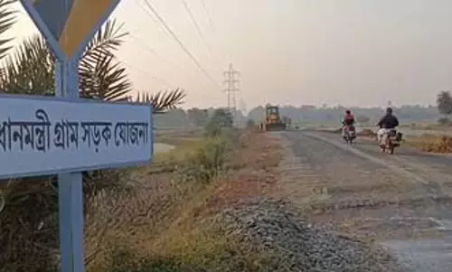 पश्चिम मेदिनीपुर में पीएमजीएसवाई के तहत शुरू हुआ सड़क निर्माण