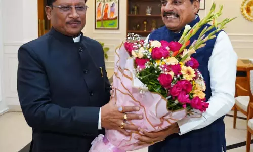 CM विष्णुदेव साय ने मध्यप्रदेश के CM डॉ. मोहन यादव से की सौजन्य भेंट CM विष्णुदेव साय ने मध्यप्रदेश के CM डॉ. मोहन यादव से की सौजन्य भेंट