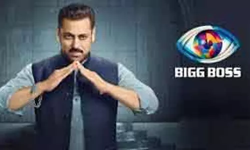 Bigg Boss 19 का ग्रैंड फिनाले शुरू, सलमान खान ने स्वैग से की धमाकेदार एंट्री Bigg Boss 19 का ग्रैंड फिनाले शुरू, सलमान खान ने स्वैग से की धमाकेदार एंट्री