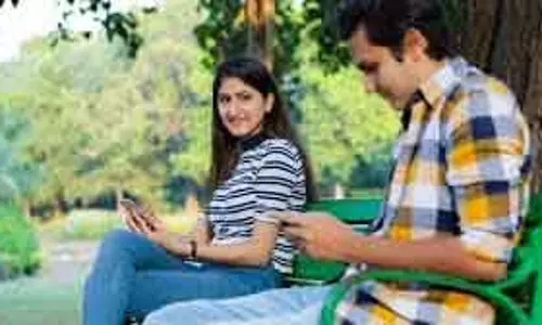 Double डेटिंग, नया ट्रेंड जो बदल रहा है प्यार की परिभाषा Double डेटिंग, नया ट्रेंड जो बदल रहा है प्यार की परिभाषा
