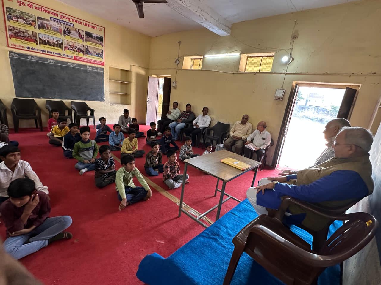 राष्ट्रीय स्वयंसेवक संघ के सह व्यवस्था प्रमुख विजय भाई ने छात्रावास का किया विशेष निरीक्षण