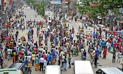 बांग्लादेश: व्यापारियों और छात्रों ने ढाका में किया विरोध प्रदर्शन