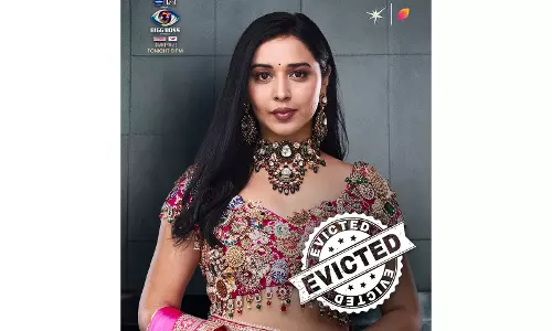 Bigg Boss 19 फिनाले: तान्या मित्तल बाहर, गौरव खन्ना, प्रणित मोरे, फरहाना भट्ट ने टॉप 3 में बनाई जगह Bigg Boss 19 फिनाले: तान्या मित्तल बाहर, गौरव खन्ना, प्रणित मोरे, फरहाना भट्ट ने टॉप 3 में बनाई जगह