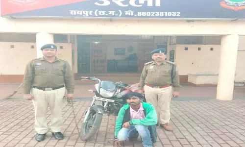 चोरी की बाइक के साथ पकड़ाया आरोपी चुम्मन लाल साहू