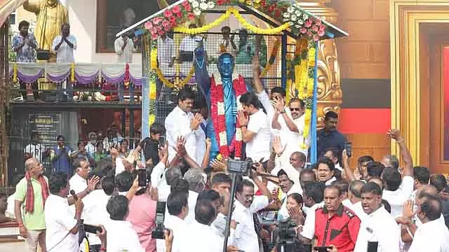 अंबेडकर स्मृति दिवस: उपमुख्यमंत्री ने विल्लुपुरम में श्रद्धांजलि दी अंबेडकर स्मृति दिवस: उपमुख्यमंत्री ने विल्लुपुरम में श्रद्धांजलि दी