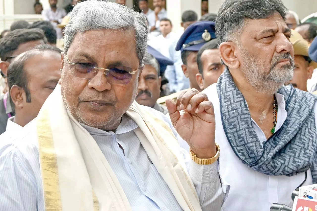 Karnataka में कांग्रेस नेता की हत्या, पाँच हिंदू कार्यकर्ता हिरासत में; CM का आश्वासन Karnataka में कांग्रेस नेता की हत्या, पाँच हिंदू कार्यकर्ता हिरासत में; CM का आश्वासन