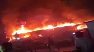 Goa क्लब में आग से 23 लोगों की मौत, तीन महिलाएं भी शामिल Goa क्लब में आग से 23 लोगों की मौत, तीन महिलाएं भी शामिल