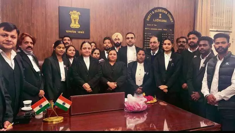 Ludhiana: वकीलों और नेताओं ने अंबेडकर को श्रद्धांजलि दी Ludhiana: वकीलों और नेताओं ने अंबेडकर को श्रद्धांजलि दी