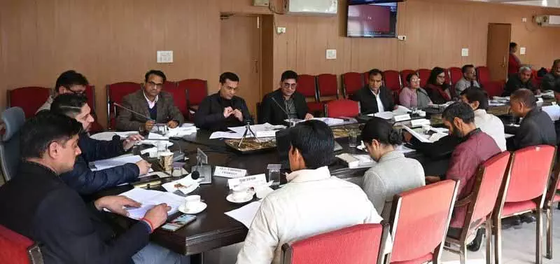 Mandi के डीसी ने बैंकों से क्रेडिट फ्लो में तेज़ी लाने और सीडी रेशियो में सुधार करने का आग्रह किया Mandi के डीसी ने बैंकों से क्रेडिट फ्लो में तेज़ी लाने और सीडी रेशियो में सुधार करने का आग्रह किया