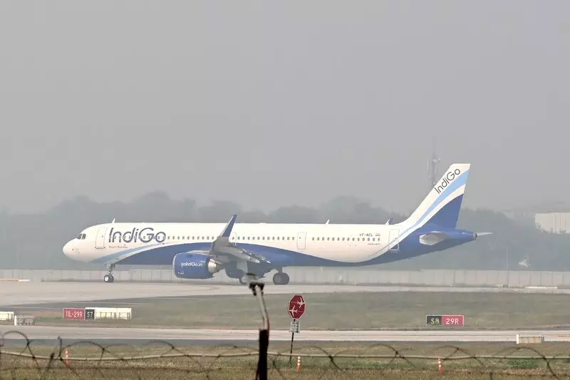 IndiGo ने फ्लाइट देरी संकट के लिए हाई-लेवल क्राइसिस टीम बनाई IndiGo ने फ्लाइट देरी संकट के लिए हाई-लेवल क्राइसिस टीम बनाई