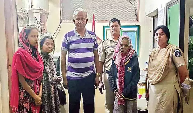अंतिम संस्कार के लिए पैसे न होने के कारण तीन दिन तक dead body के साथ रहना पड़ा अंतिम संस्कार के लिए पैसे न होने के कारण तीन दिन तक dead body के साथ रहना पड़ा