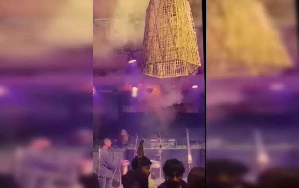 बाप रे! 25 मौतें: नाइट क्लब में कैसे लगी आग? खौफनाक लाइव VIDEO सामने आया बाप रे! 25 मौतें: नाइट क्लब में कैसे लगी आग? खौफनाक लाइव VIDEO सामने आया