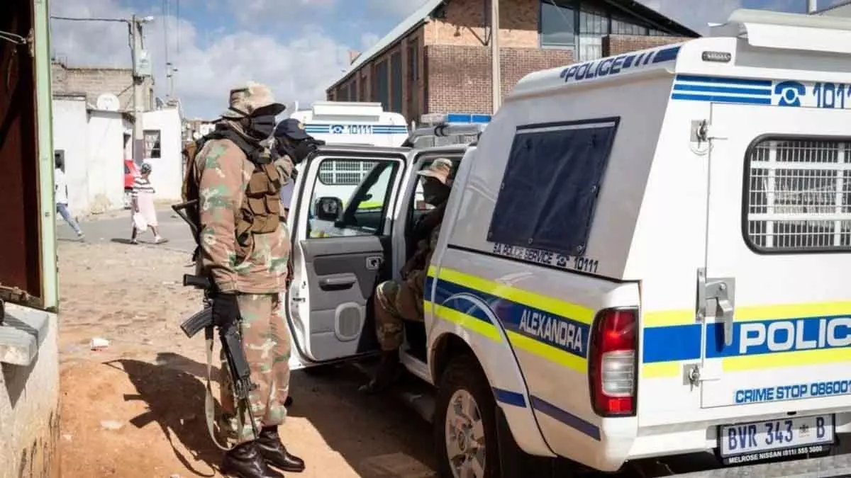 South Africa: प्रिटोरिया में सामूहिक गोलीबारी में 11 लोग मारे गए, 14 घायल हुए। South Africa: प्रिटोरिया में सामूहिक गोलीबारी में 11 लोग मारे गए, 14 घायल हुए।