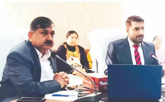 RDD सचिव ने पुंछ में विकास कार्यों की प्रगति की समीक्षा की RDD सचिव ने पुंछ में विकास कार्यों की प्रगति की समीक्षा की