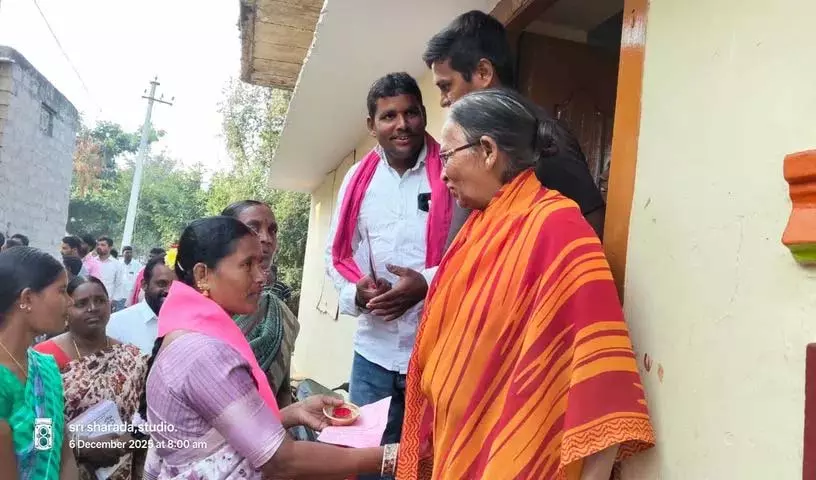 BRS सरपंच उम्मीदवार ने बोडांगिपर्थी पंचायत चुनावों के लिए प्रचार किया। BRS सरपंच उम्मीदवार ने बोडांगिपर्थी पंचायत चुनावों के लिए प्रचार किया।