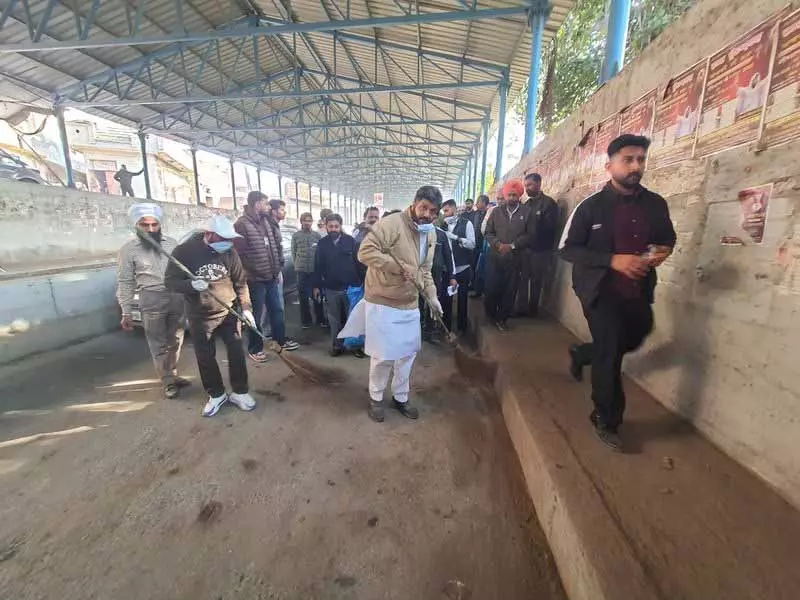 Bassi ने दिखावटी सफाई की आलोचना की, नियमित रखरखाव की मांग की Bassi ने दिखावटी सफाई की आलोचना की, नियमित रखरखाव की मांग की