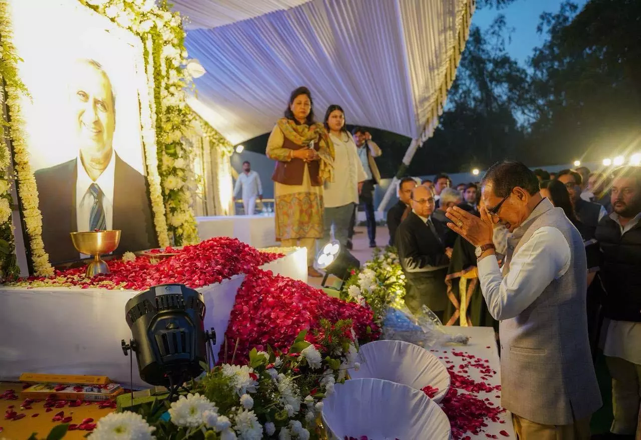 केंद्रीय कृषि मंत्री शिवराज चौहान ने स्वराज कौशल को दी श्रद्धांजलि केंद्रीय कृषि मंत्री शिवराज चौहान ने स्वराज कौशल को दी श्रद्धांजलि