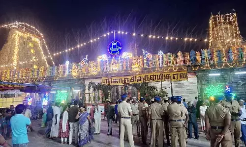 कांचीपुरम के एकंबरनाथ मंदिर में कुंभाभिषेकम आज: भारी पुलिस सुरक्षा कांचीपुरम के एकंबरनाथ मंदिर में कुंभाभिषेकम आज: भारी पुलिस सुरक्षा