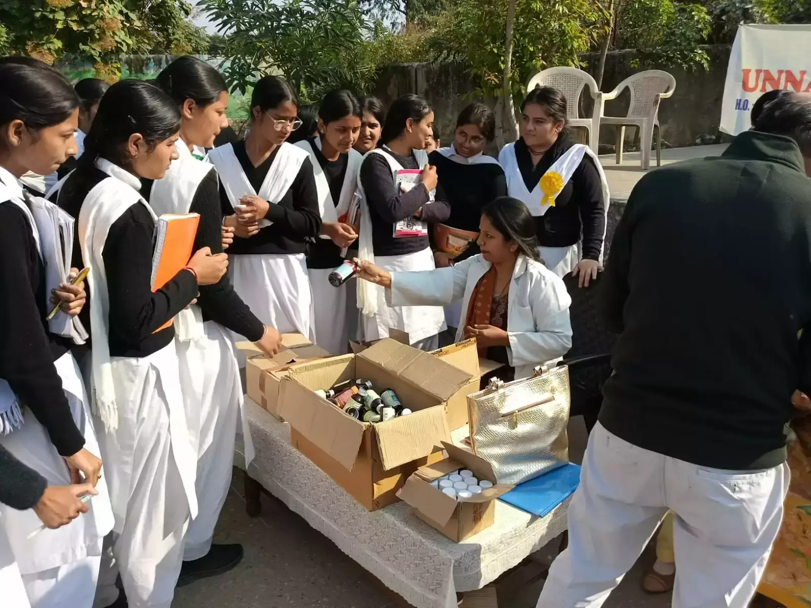 Jammu: महिलाओं के लिए जागरूकता और स्क्रीनिंग कैंप आयोजित Jammu: महिलाओं के लिए जागरूकता और स्क्रीनिंग कैंप आयोजित
