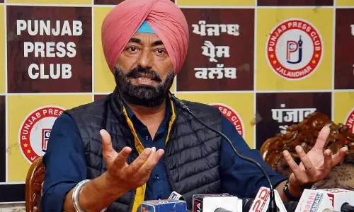 Sukhpal Khaira ने पुलिस के खिलाफ शिकायत पर चुनाव आयोग की चुप्पी की आलोचना की