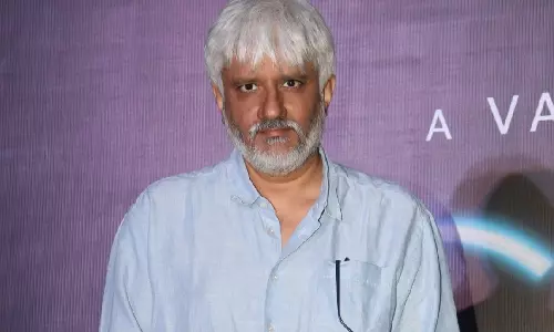 30 करोड़ रुपये के धोखाधड़ी मामले में विक्रम भट्ट को राजस्थान पुलिस उदयपुर ले गई 30 करोड़ रुपये के धोखाधड़ी मामले में विक्रम भट्ट को राजस्थान पुलिस उदयपुर ले गई