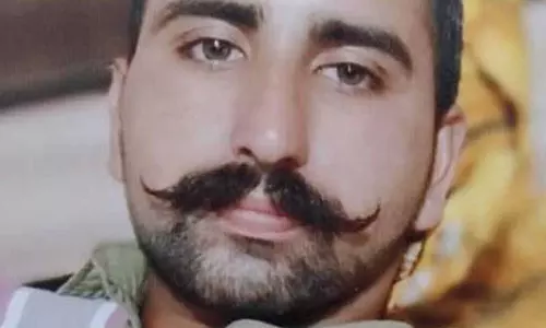 कोर्ट के वापस भेजने के आदेश के बावजूद Fazilka का किसान अभी भी पाकिस्तान की जेल में है कोर्ट के वापस भेजने के आदेश के बावजूद Fazilka का किसान अभी भी पाकिस्तान की जेल में है